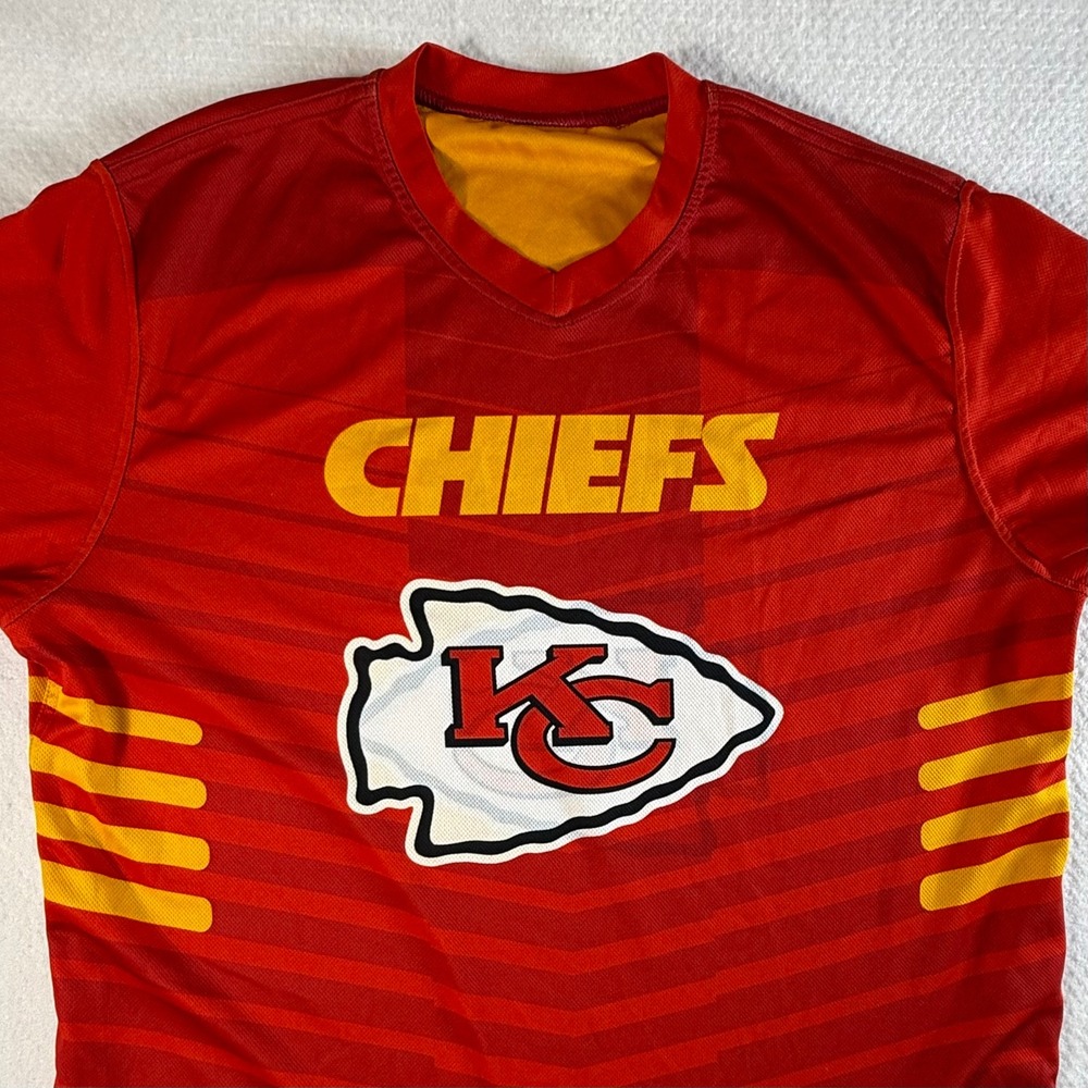 Kansas City Chiefs Short Sleeve Shirt NFL Flag‎ Mens Large Performance Stretch